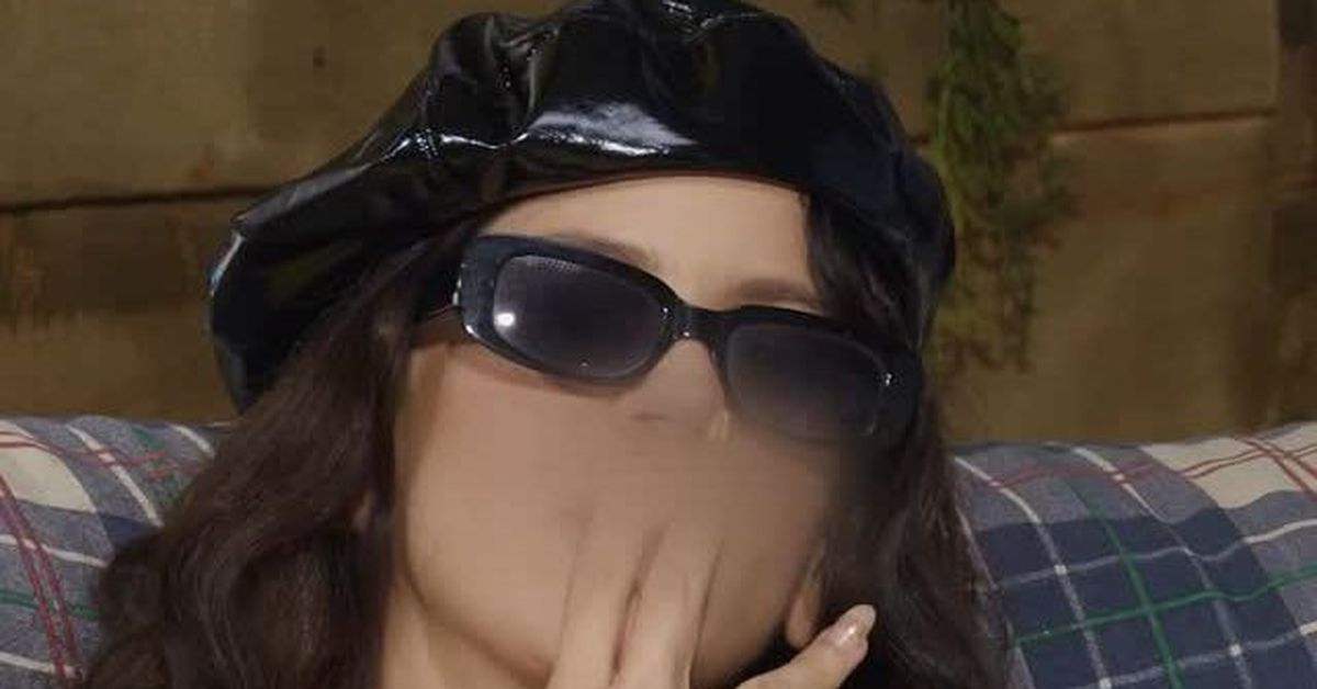 La polémica por el cigarro de Rosalía: denunciada tras fumar en un pódcast