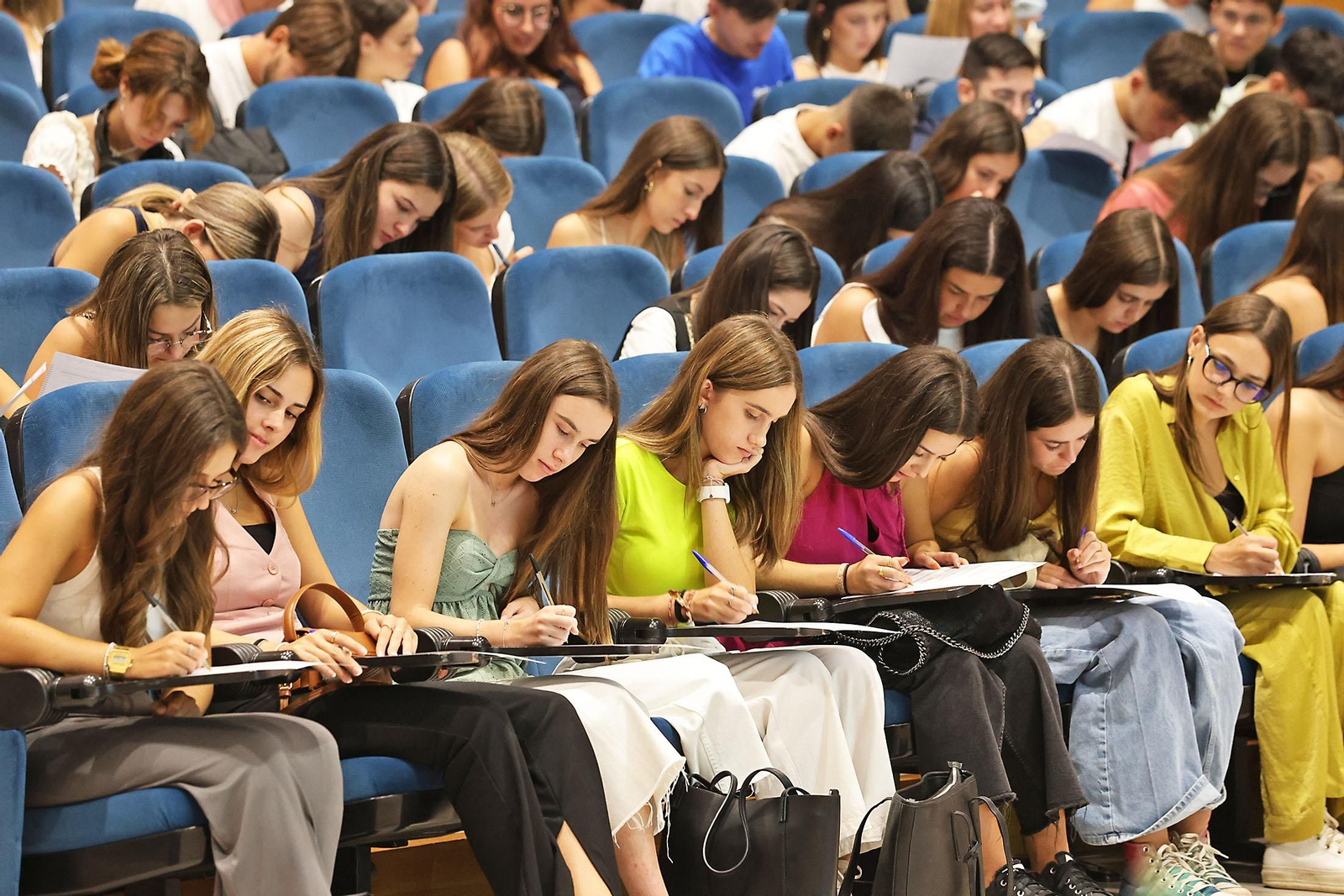 Jornada de bienvenida para estudiantes de nuevo ingreso en la UHU