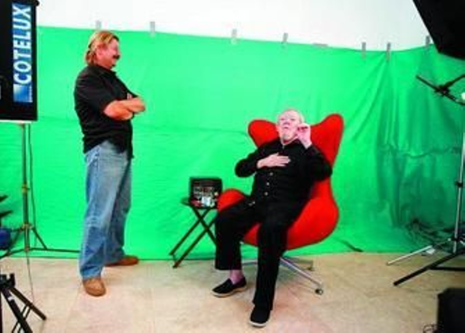 Kike Mesa (izquierda) ha dirigido un documental, 'Maneras de vivir', sobre Jesús Franco.