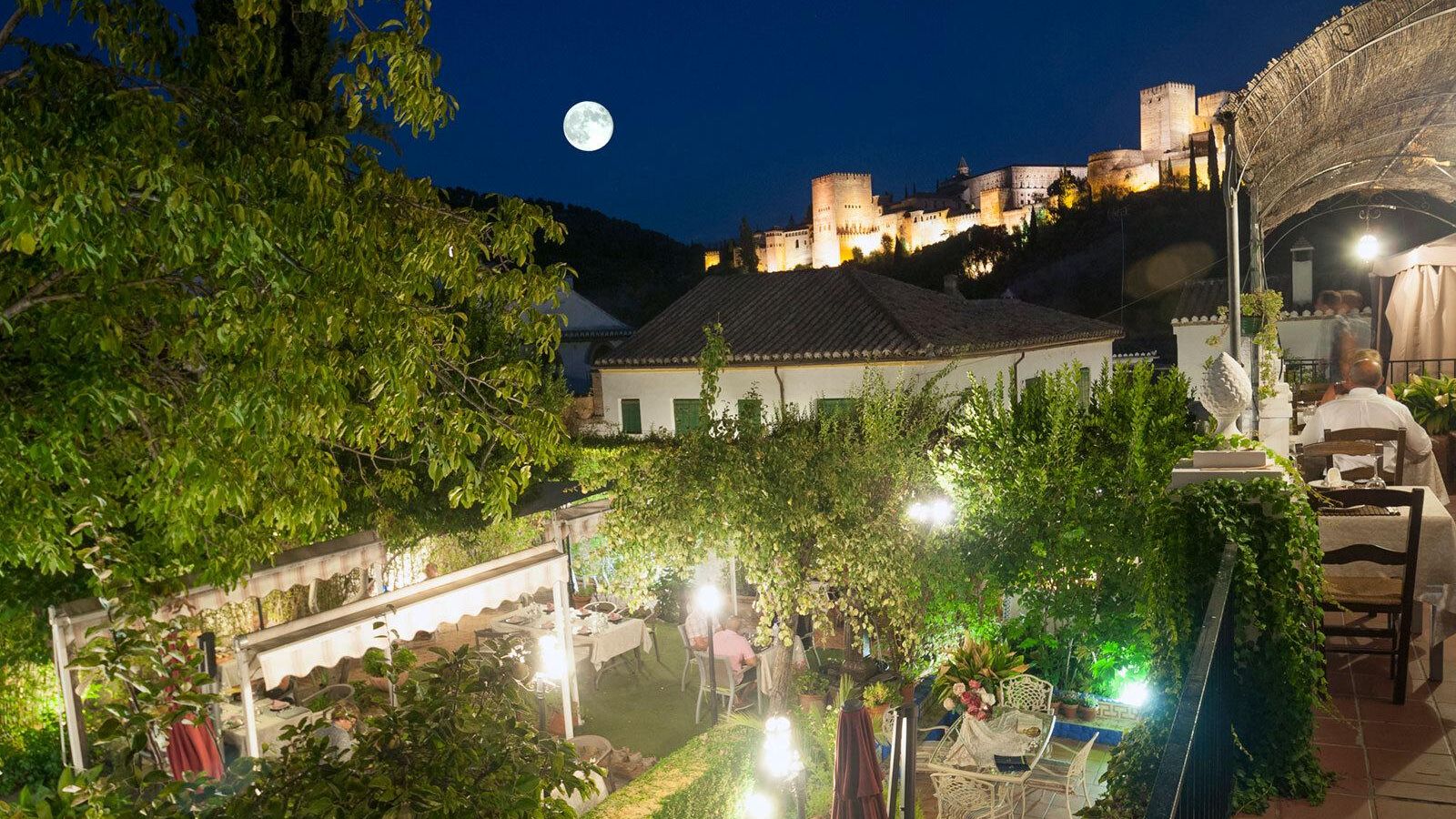 Terraza del restaurante El Trillo