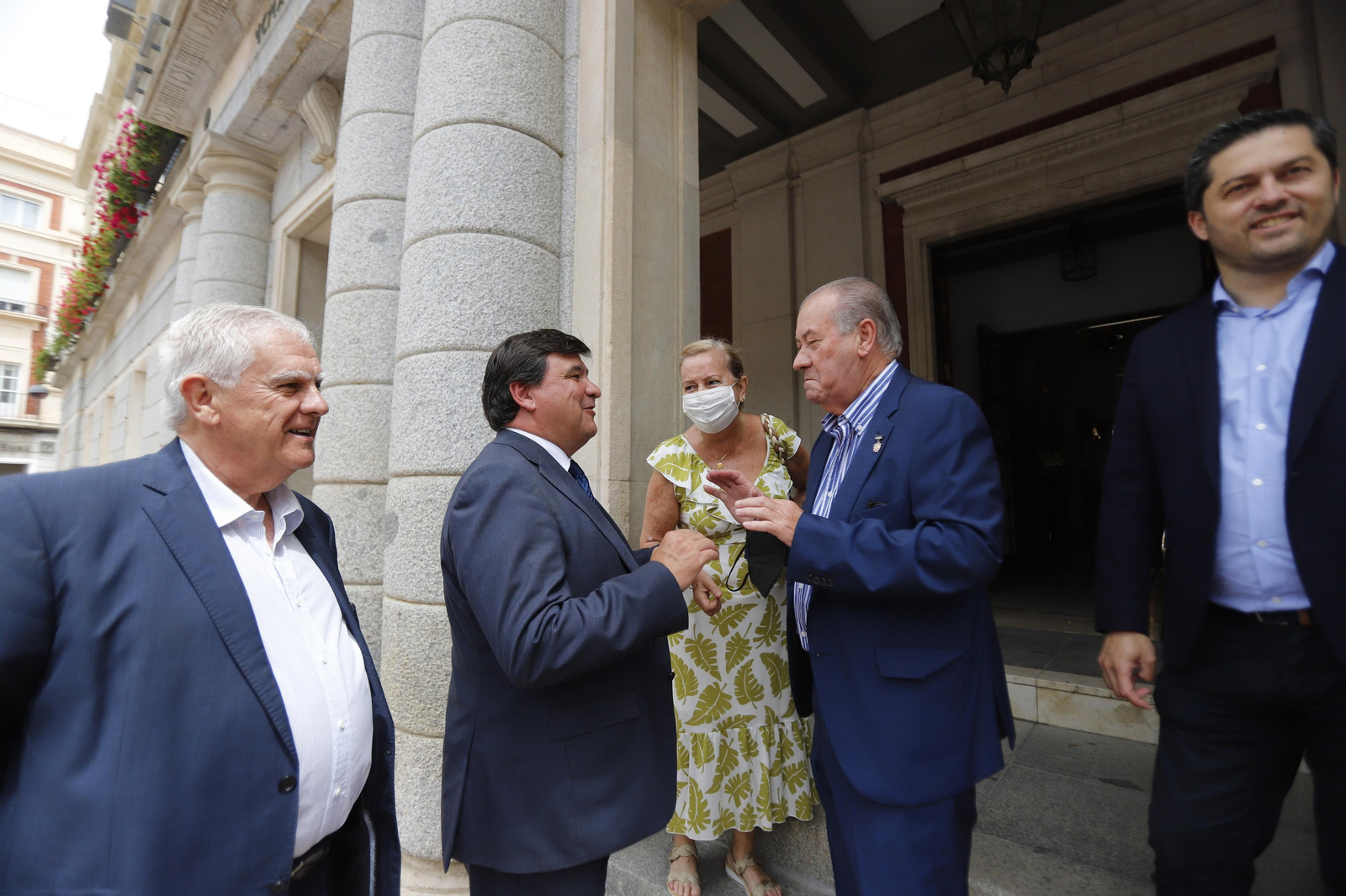 Imágenes de la capilla ardiente de Miguel Báez Espuny 'Litri' en la mañana del viernes