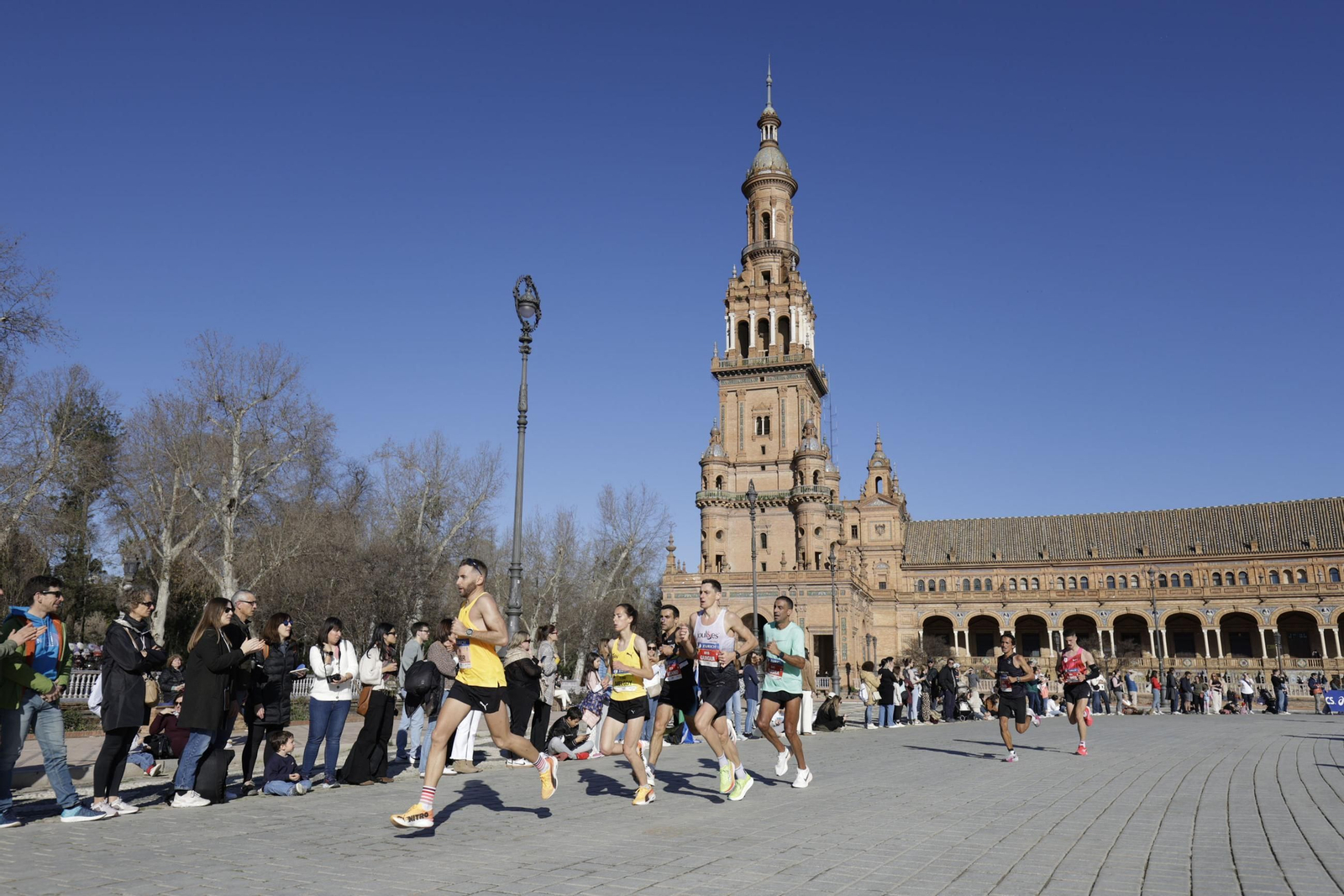 Búscate en el Zurich Maratón de Sevilla 2025