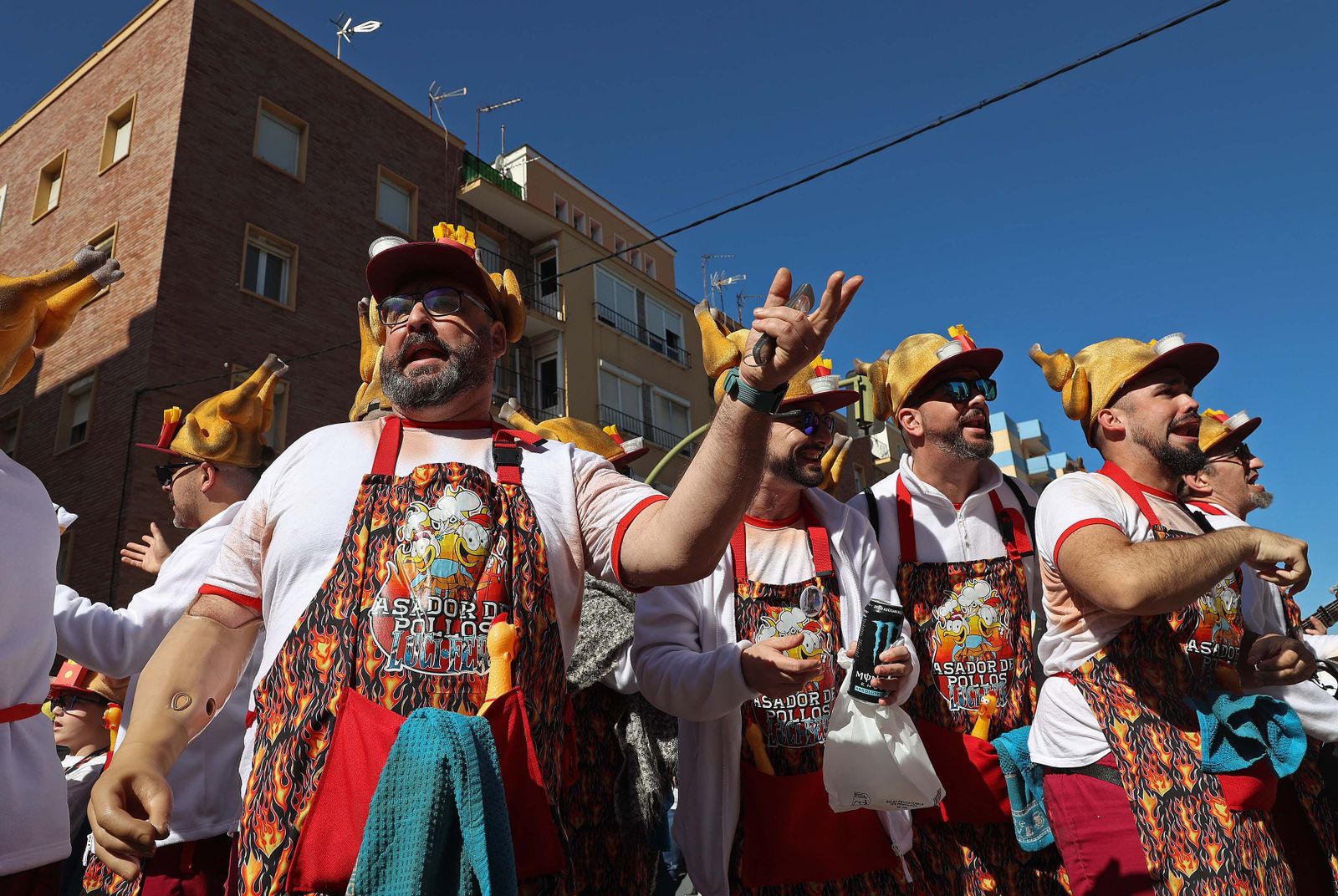 La cabalgata de agrupaciones del Carnaval de Algeciras, en imágenes