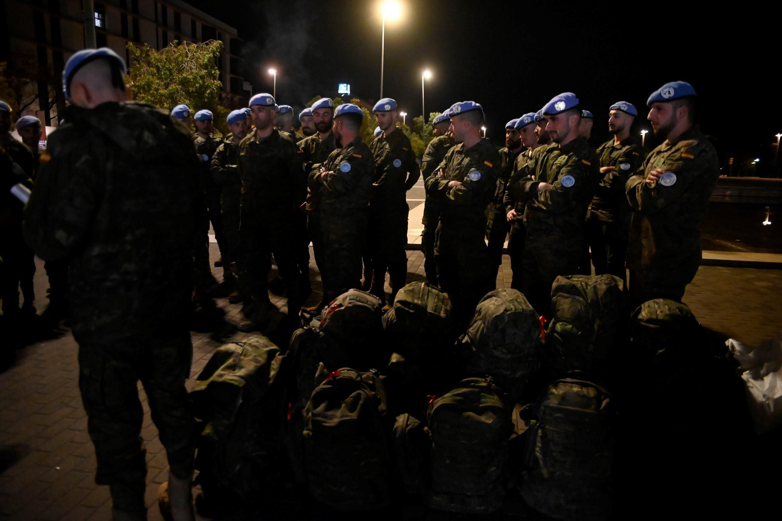 Emoción en la despedida de los militares de la brigada Guzmán el Bueno que parten a Líbano