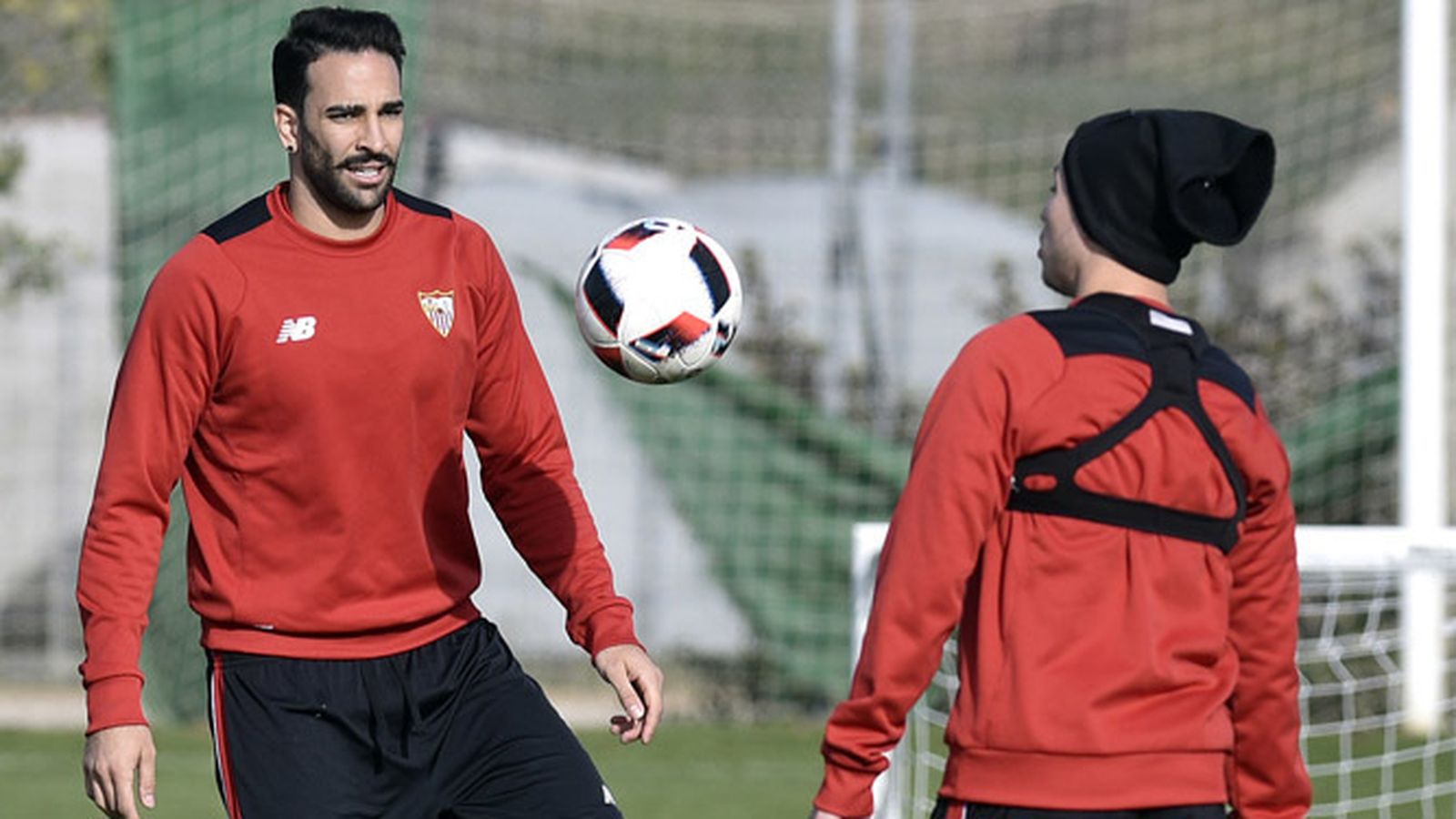 Rami, que estará liderando en la zaga, y Nasri, que podría partir del banquillo, en el ensayo previo.