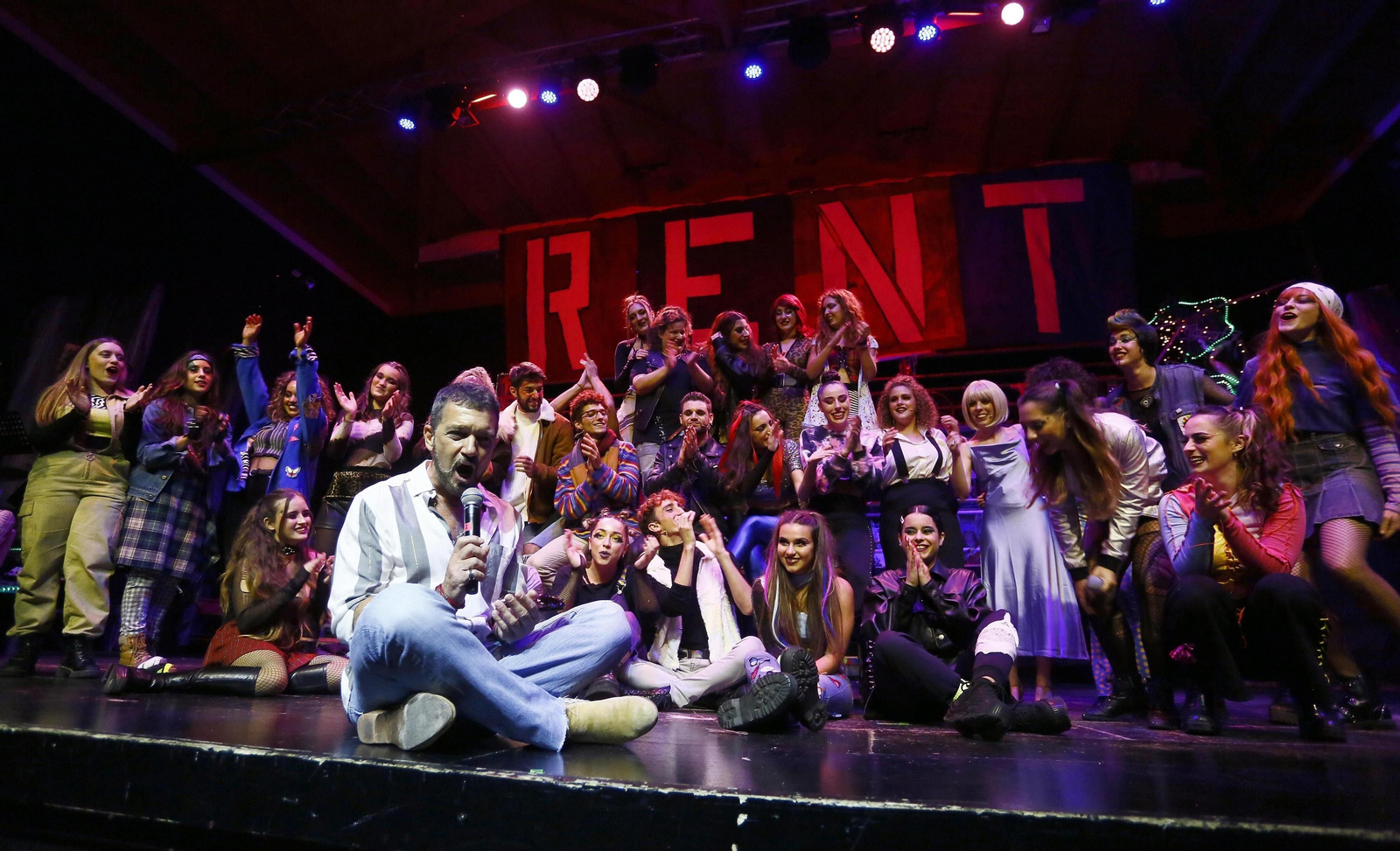 Antonio  Banderas en la Escuela Superior de Artes Escénicas de Málaga.