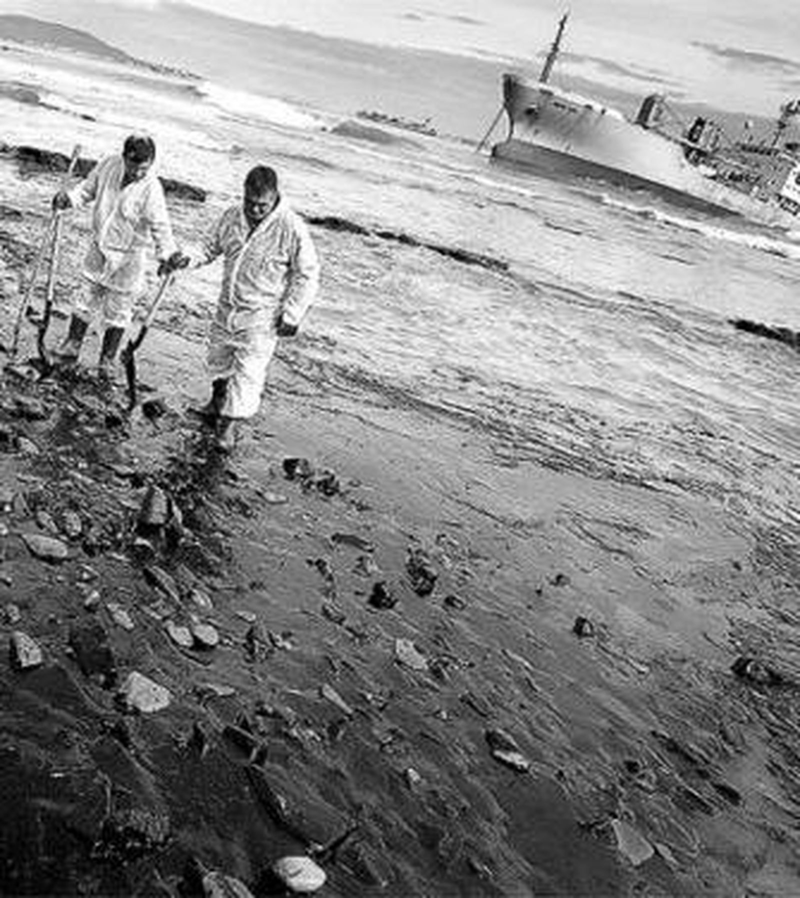 Vertido de fuel en las costa de Algeciras en enero de 2007.