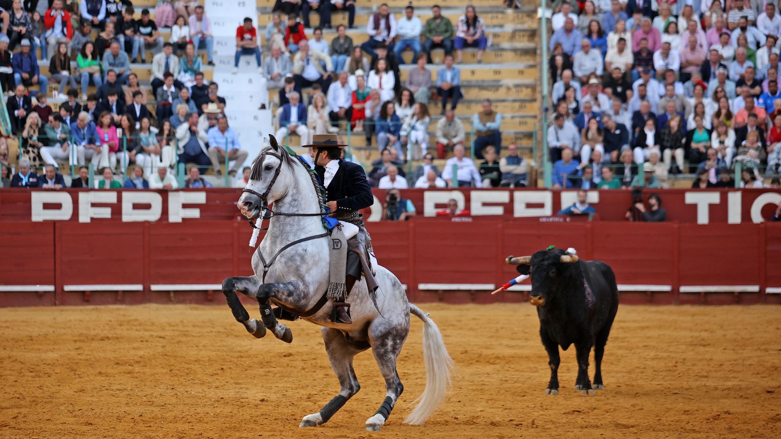 Andy Cartagena, Diego Ventura y Lea Vicens en la corrida de rejones de la Feria de Jerez 2024