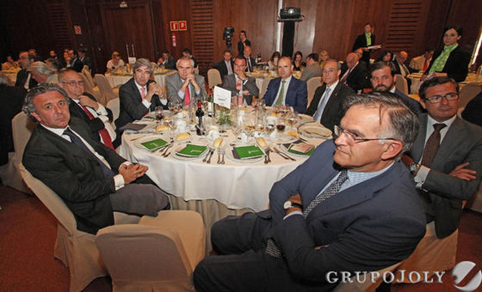 Antonio Merino, Antonio Fernández Yáñez, Rafael Álvarez, Jesús Contreras, Francisco Fernández, Javier Oyarzabal, Alberto Echevarría, Carlos Rus, Pablo Vega y Miguel García.

Foto: Belen Vargas/Juan Carlos Vazquez/Manuel Gomez