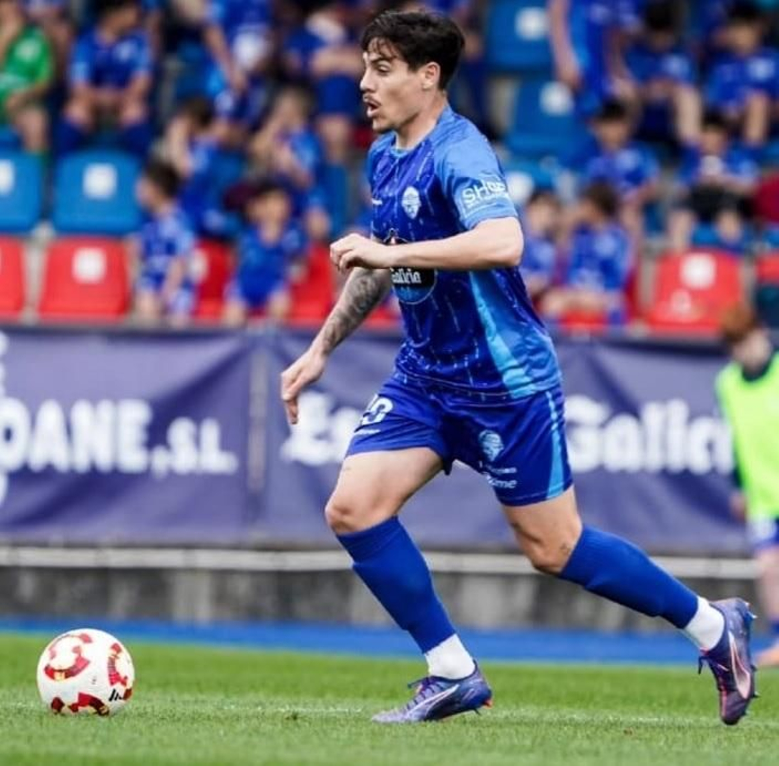 Moisés Rodríguez, en un partido con el Ourense. Moisés Rodríguez, en un partido con el Ourense.