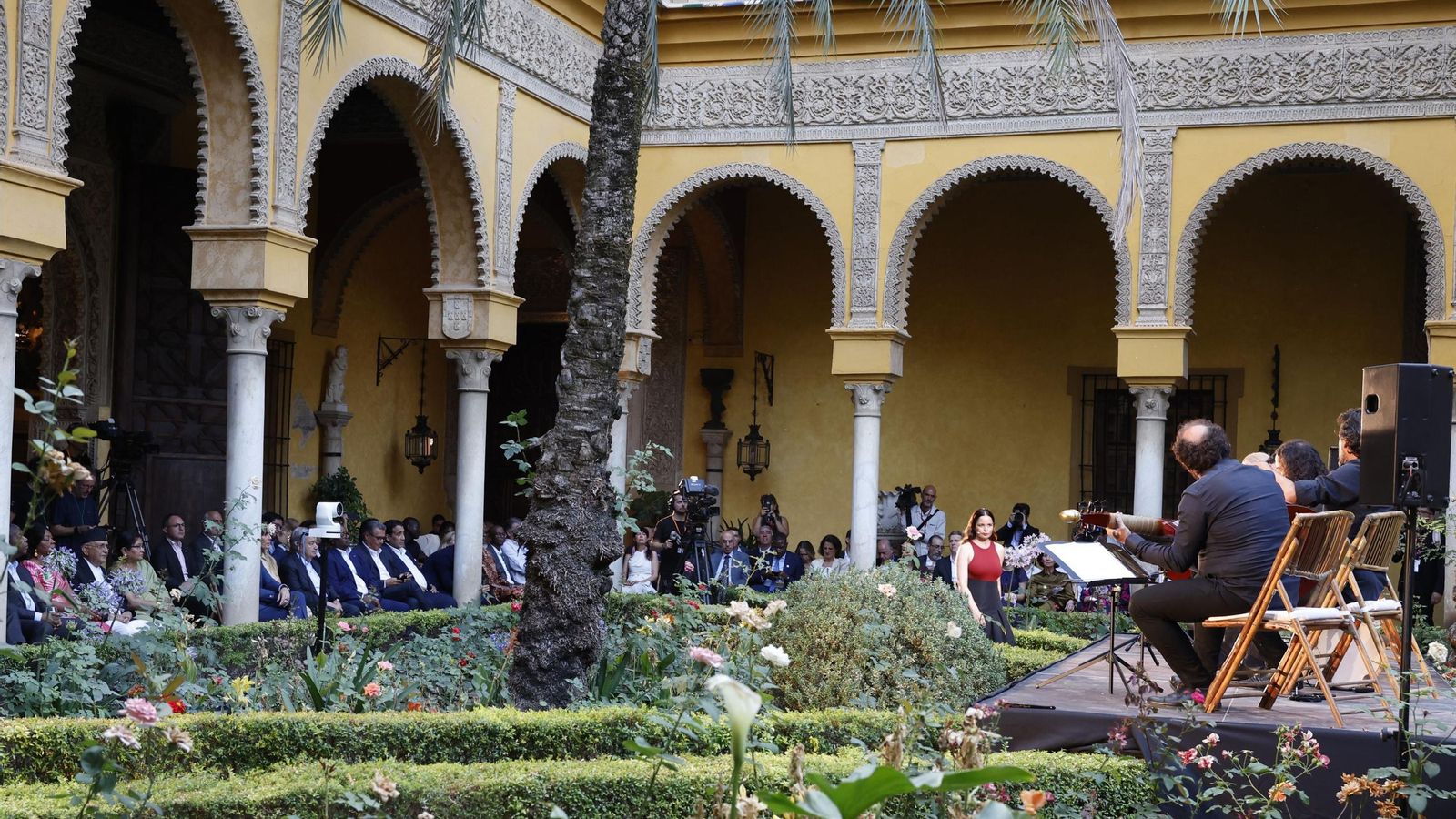 Las fotos de la cena de la cumbre de la ONU en el Palacio de las Dueñas de Sevilla Las fotos de la cena de la cumbre de la ONU en el Palacio de las Dueñas de Sevilla