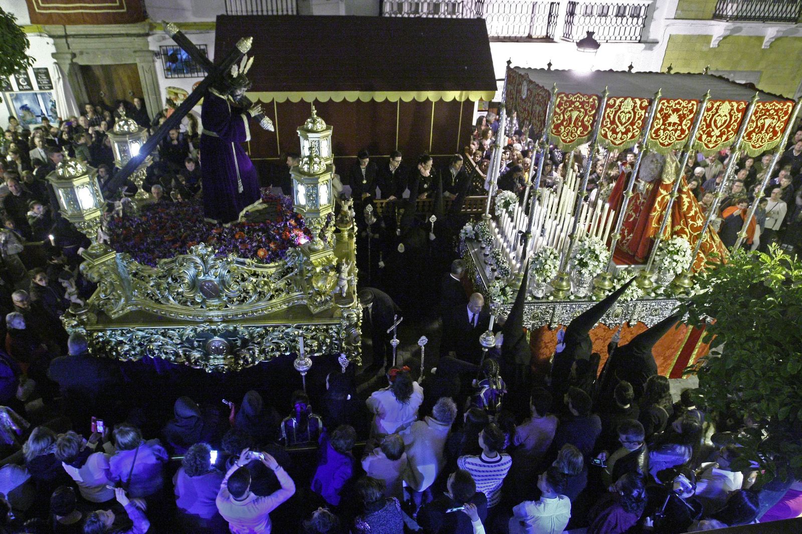 Nazareno y Paz, por las calles de Tarifa