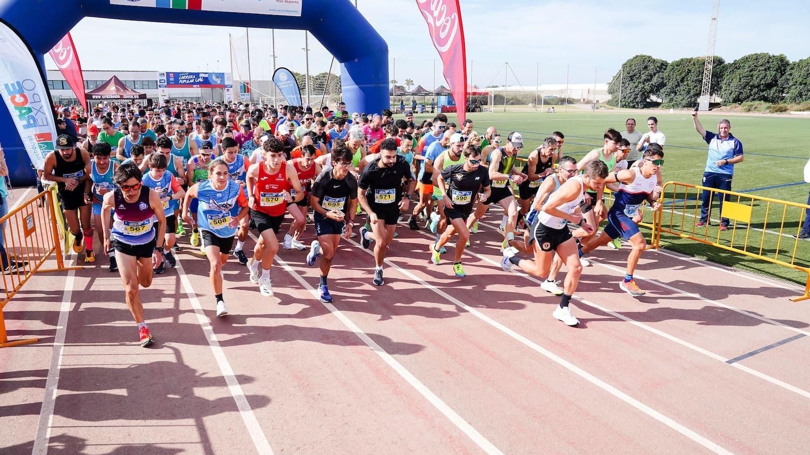 Salida oficial de este prueba celebrada en la capital almeriense.