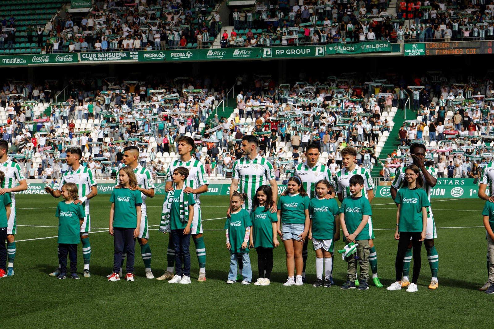 Las mejores fotos del ambiente en El Arcángel para el Córdoba CF - San Fernando
