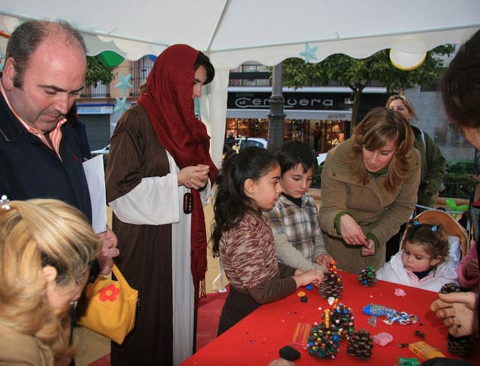 Vuelve la fiesta a la calle de la Mina de Alcalá de Guadaíra