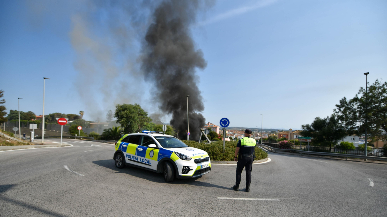 Las fotos del incendio de un camión en el Acceso norte al Puerrto de Algeciras