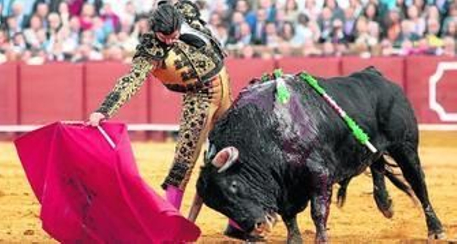Morante, matinal histórica en Nimes