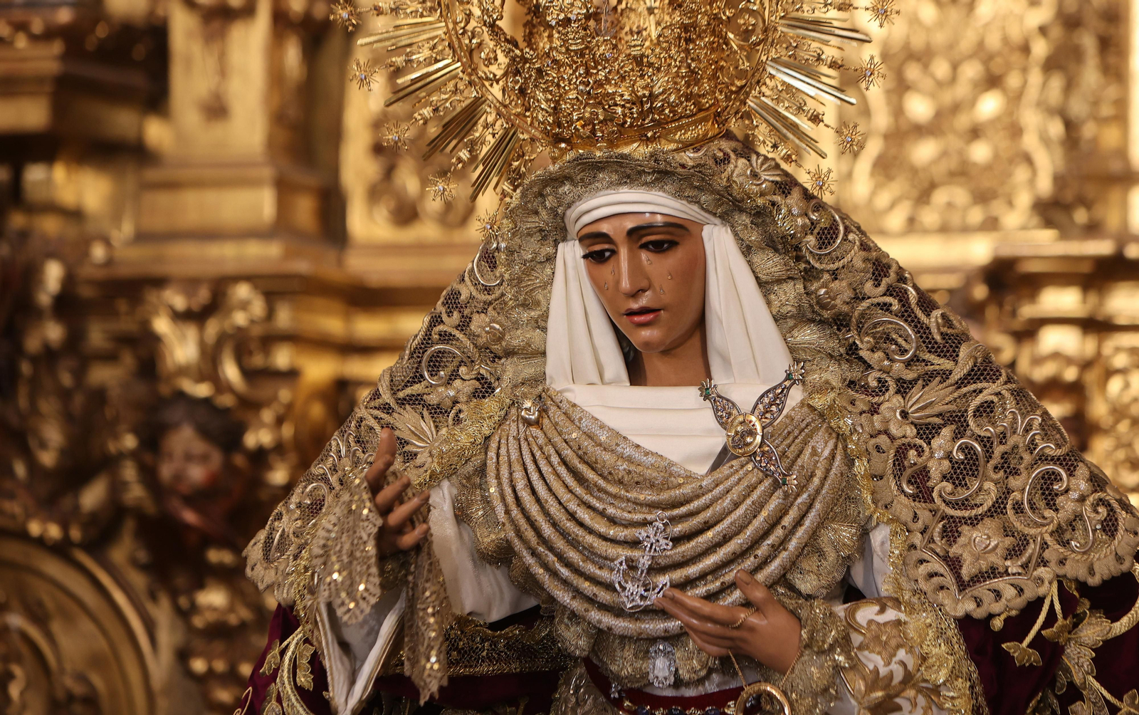 La Esperanza de Triana vuelve al culto tras de su restauración