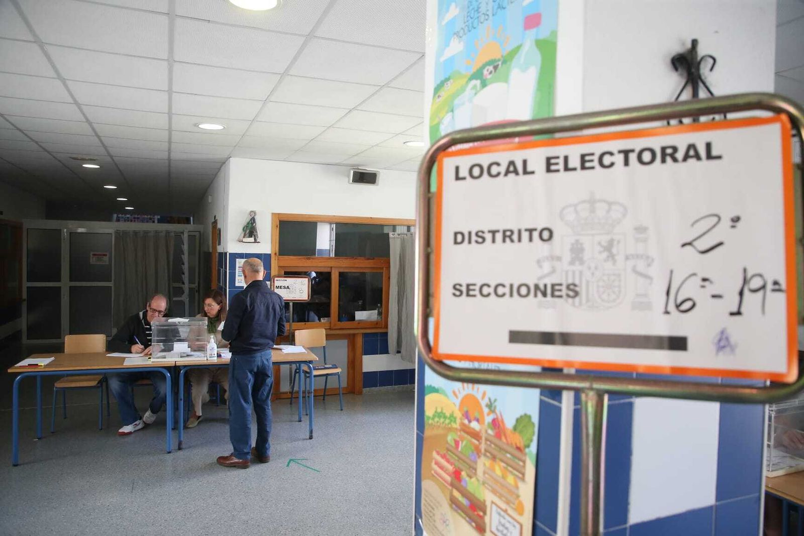 El CEIP Parque del Estrecho, en Algeciras, este domingo.
