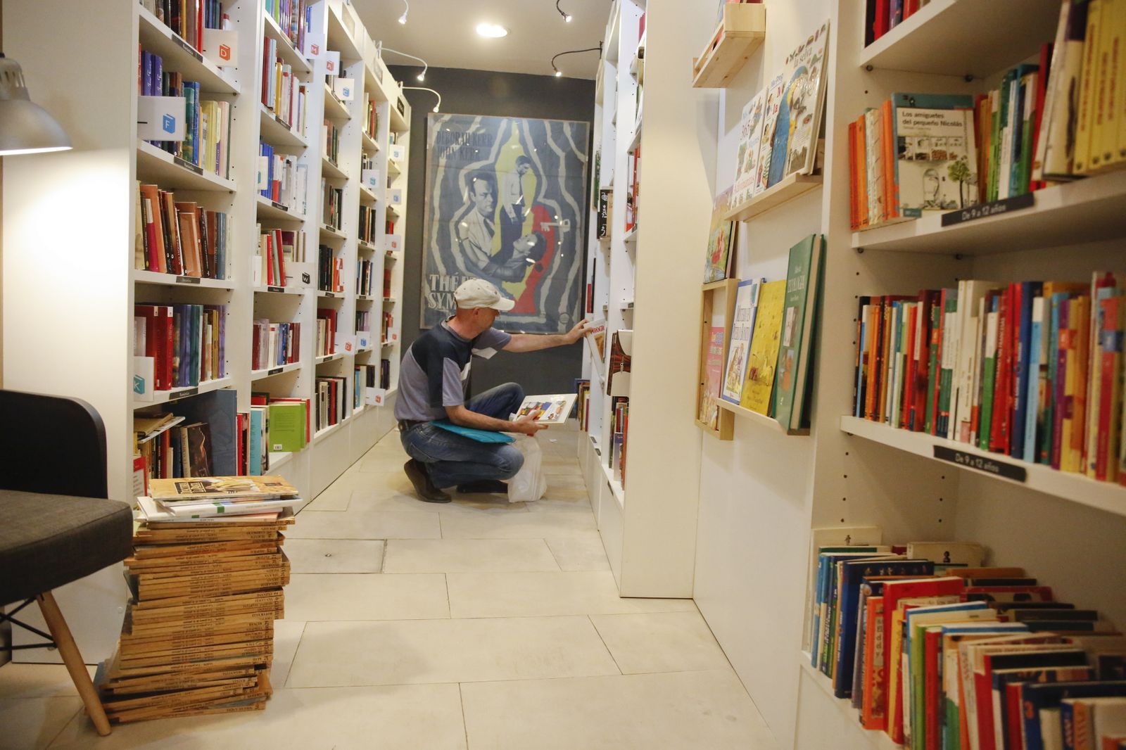 Interior de la librería de segunda mano 'Re-Read', en Málaga.