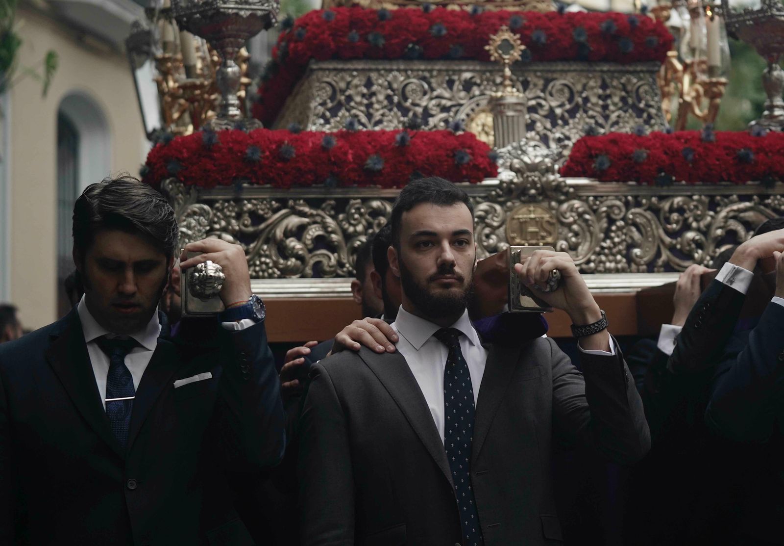 El Vía Crucis de las Cofradías 2020, en fotos