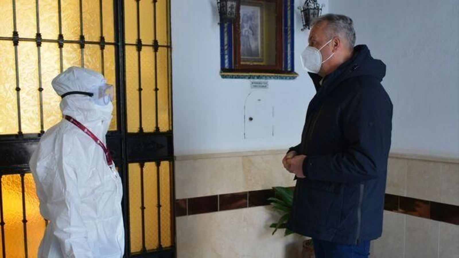 Juan Carlos Ruiz-Boix, en una visita al centro de mayores.