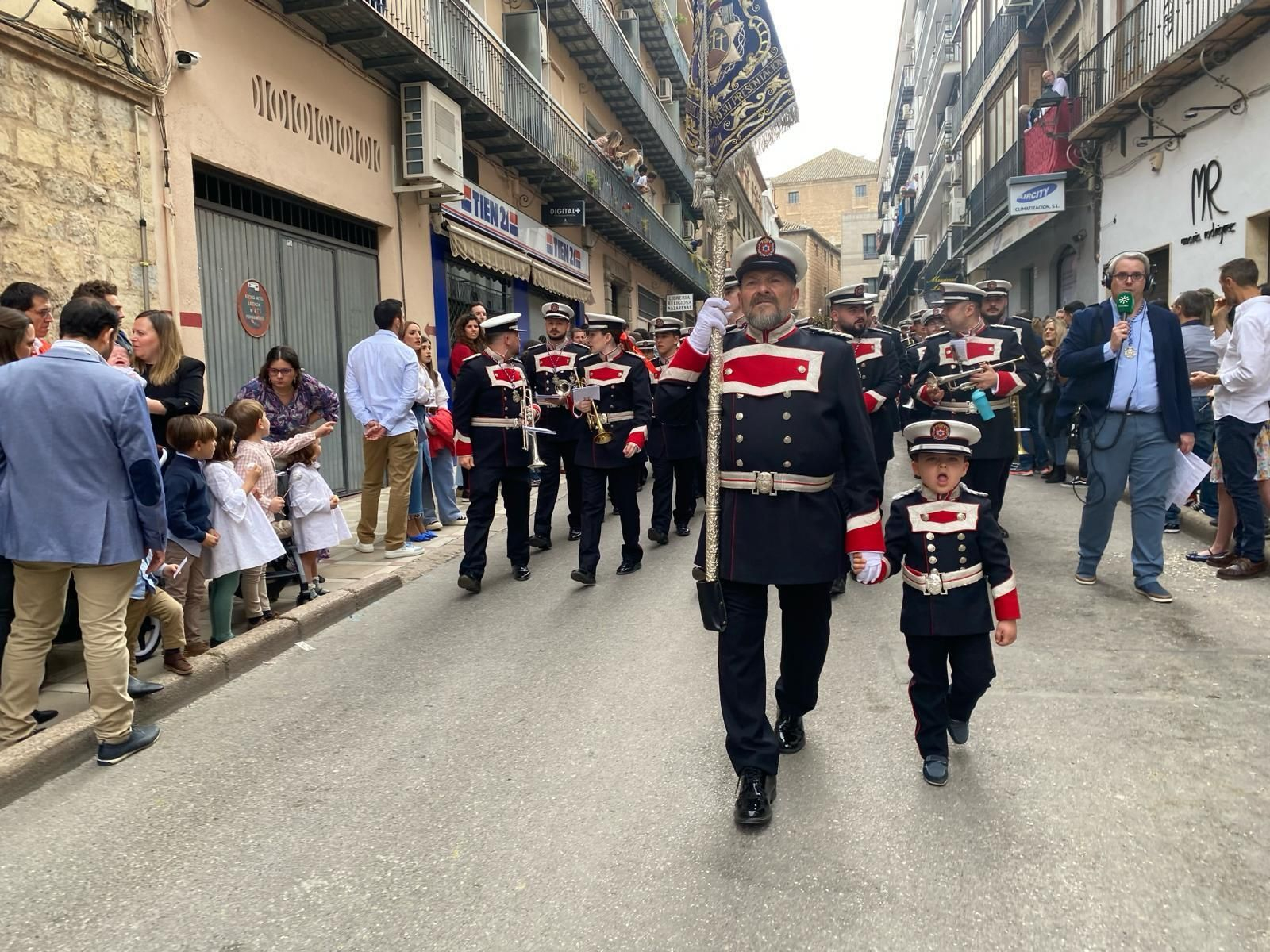 Tarde de Domingo de Ramos con cielos grises