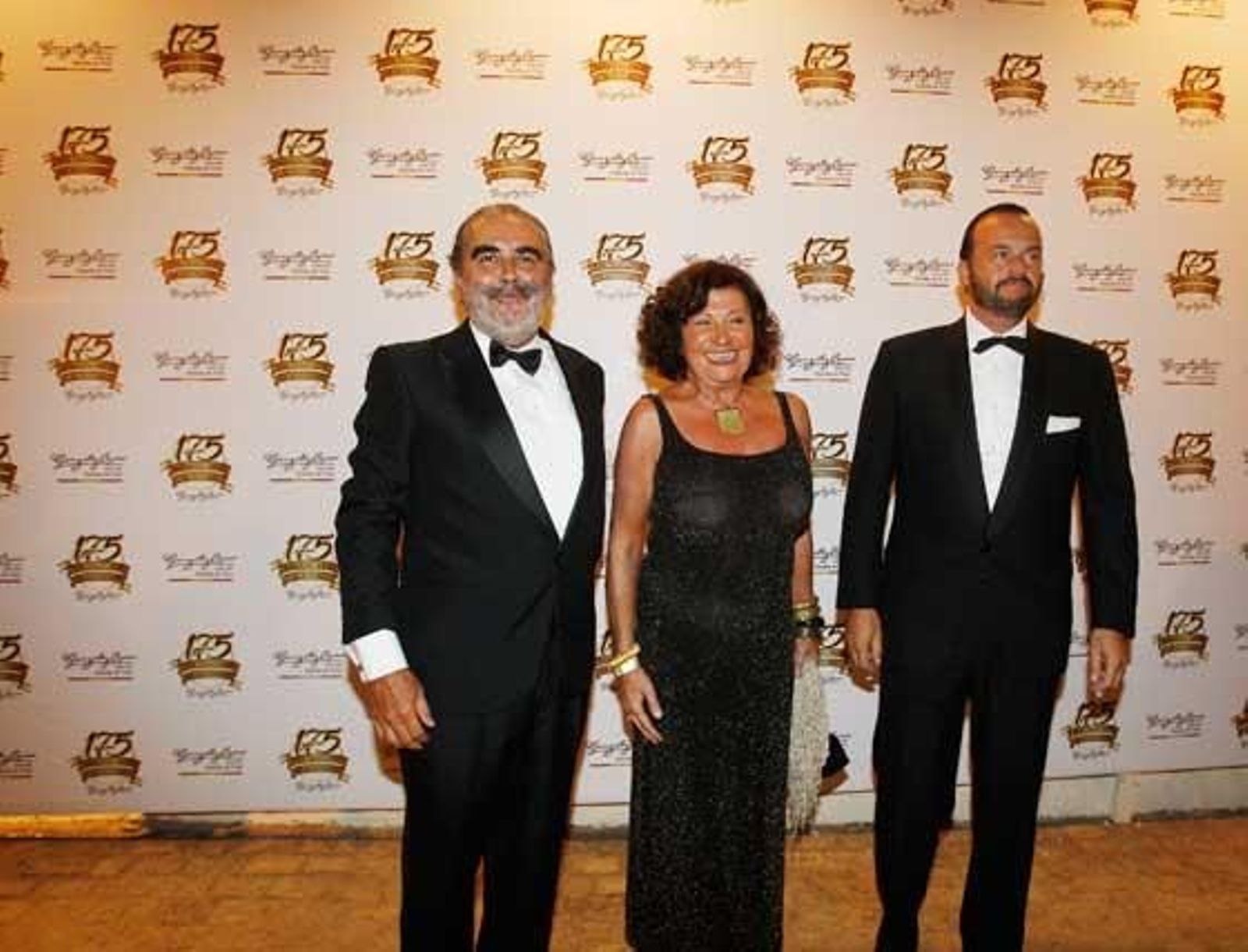 El presidente del Consejo del Brandy, Evaristo Babé, con Paz Ivison y Bosco Torremocha.

Foto: Pascual
