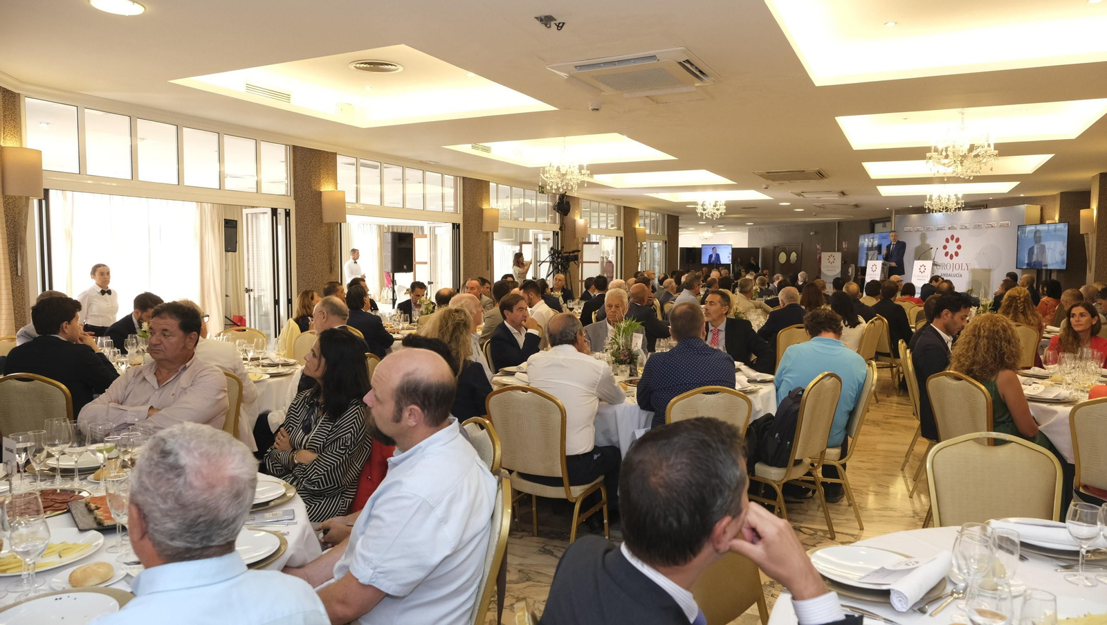 Imágenes del Foro Joly en Almería, con el Gobernador del Banco de España, Pablo Hernández de Cos