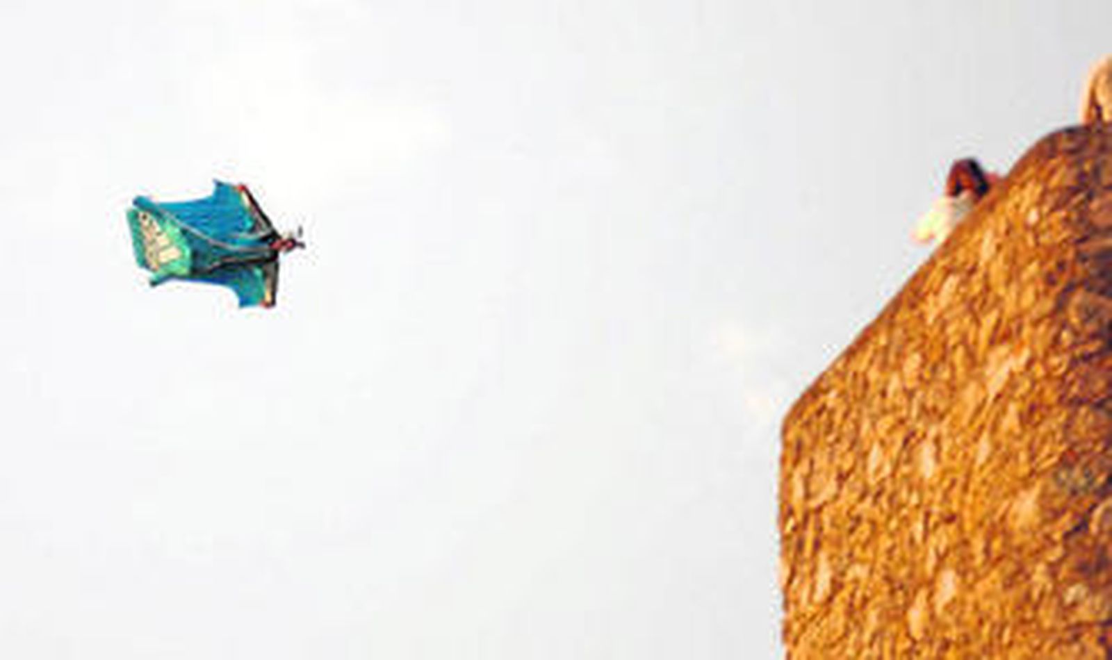 El cocinero madrileño Darío Barrio en el salto que le costó la vida el sábado en una exhibición de salto BASE en la Sierra de Segura.