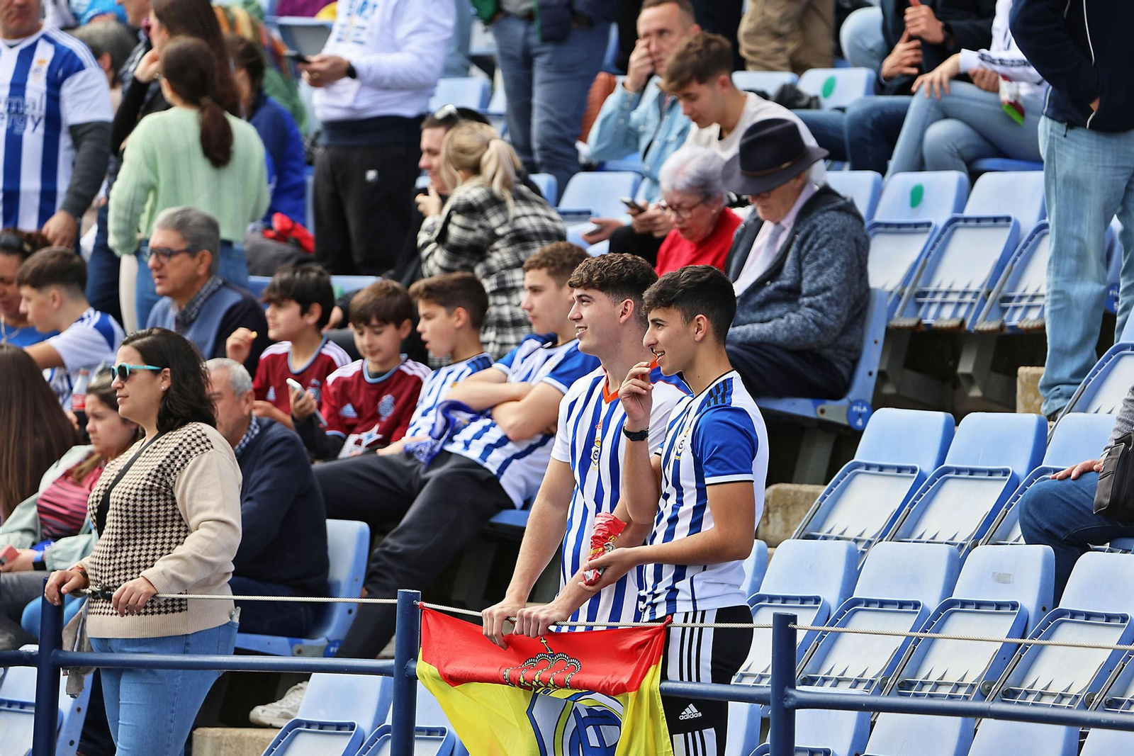 Ambiente en las gradas del Recreativo de Huelva vs AD Ceuta FC