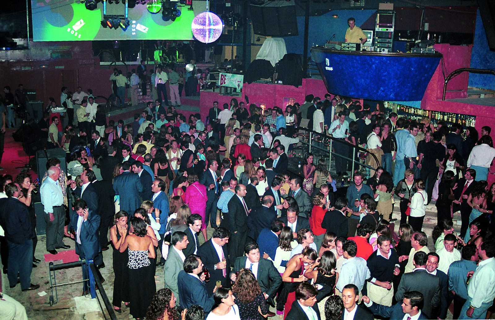 Personas en una discoteca antes de la pandemia. Personas en una discoteca antes de la pandemia.