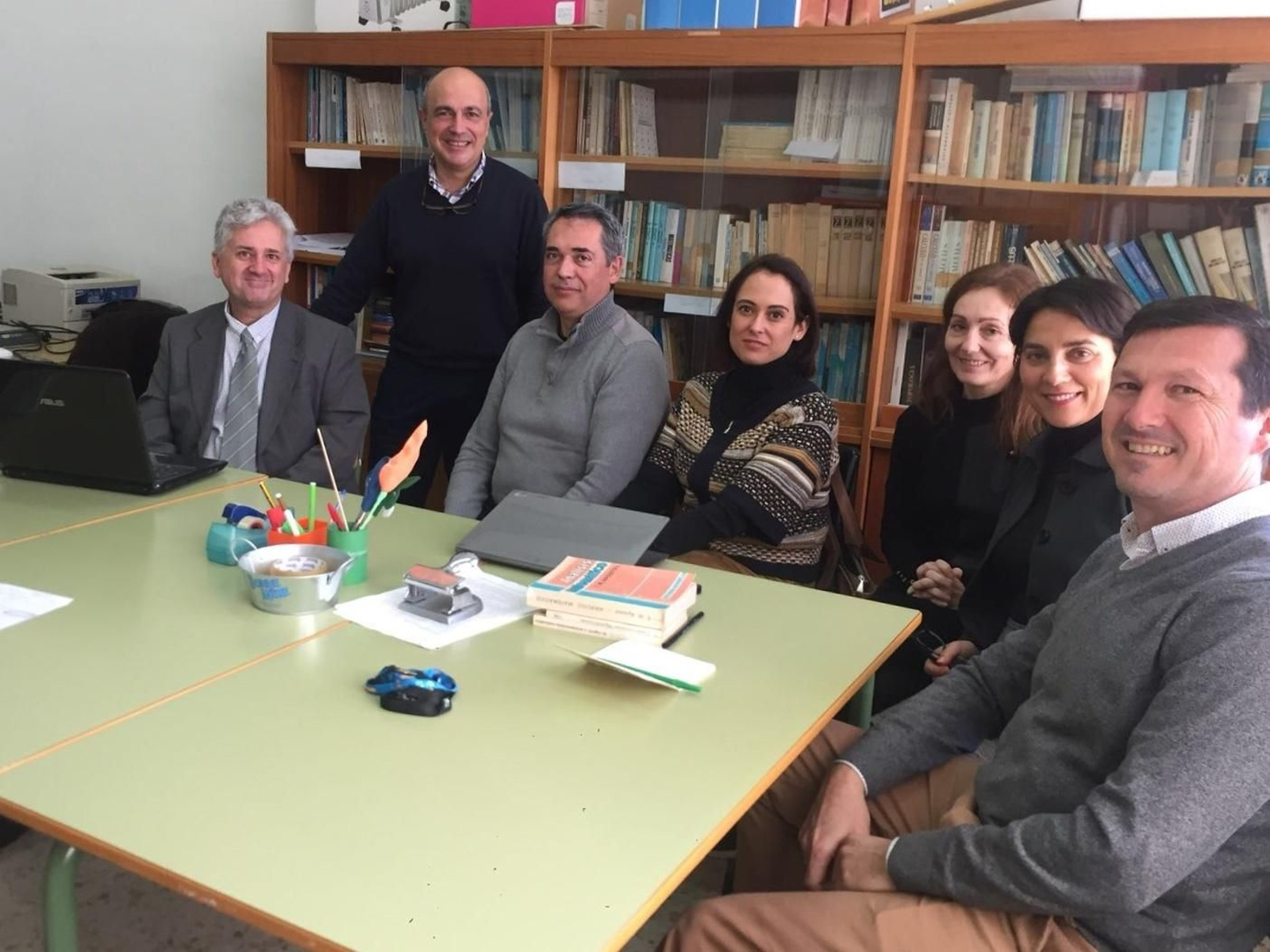 Reuinión entre el instituto onubense y Ariema.