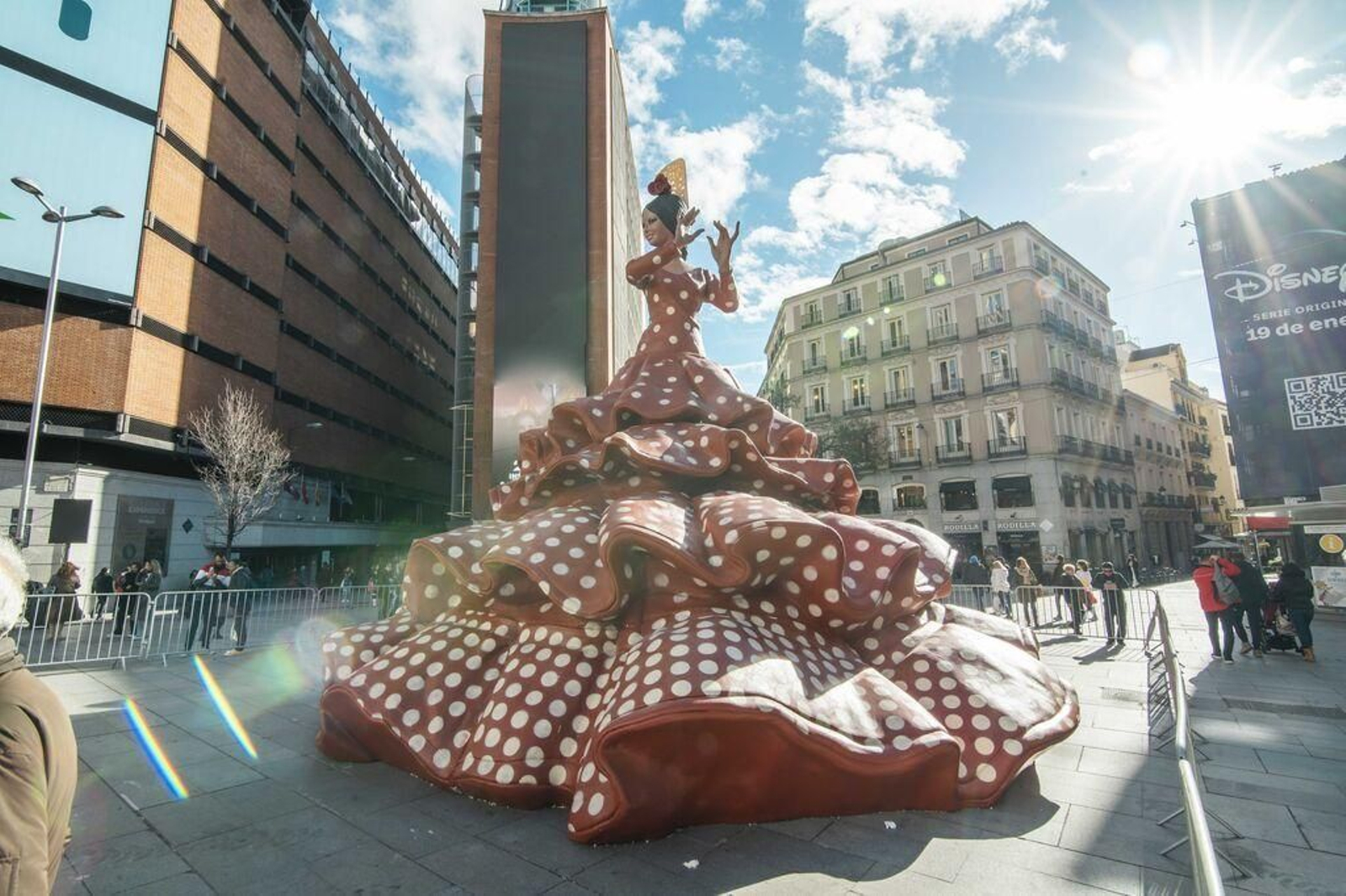 El diseñador jiennense Leandro Cano viste a la 'Gitana' de Cruzcampo que se reencuentra con Camarón