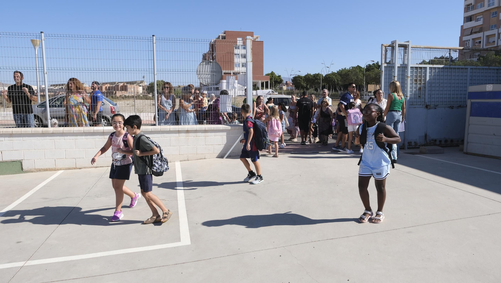 El curso escolar empieza en el Colegio Ginés Morata de Almería, en imágenes