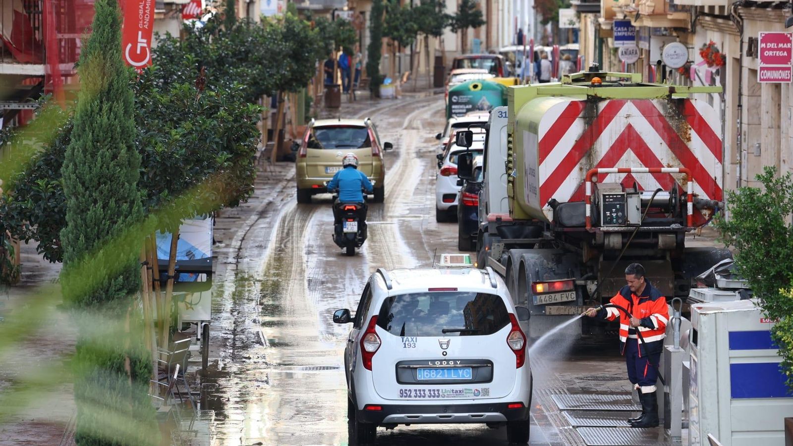 Los vehículos vuelven a circular por las calles de Málaga Los vehículos vuelven a circular por las calles de Málaga