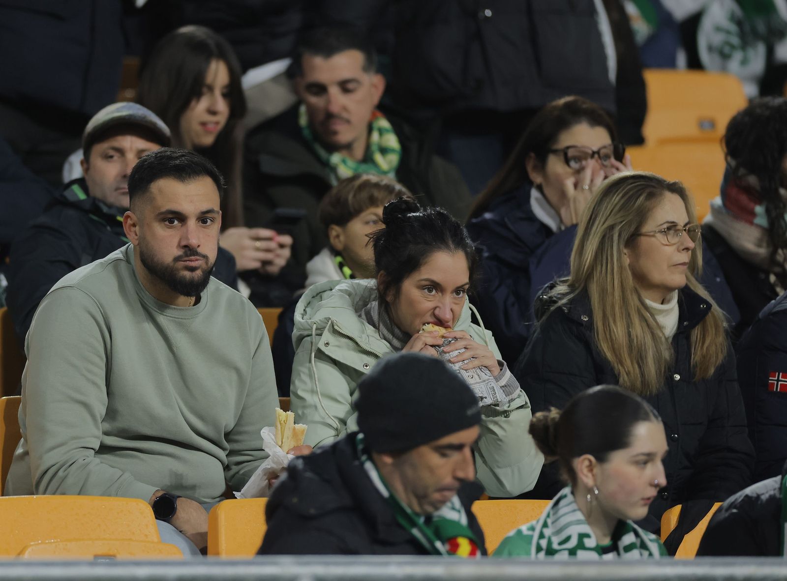 Búscate en las fotos del Betis - Villarreal