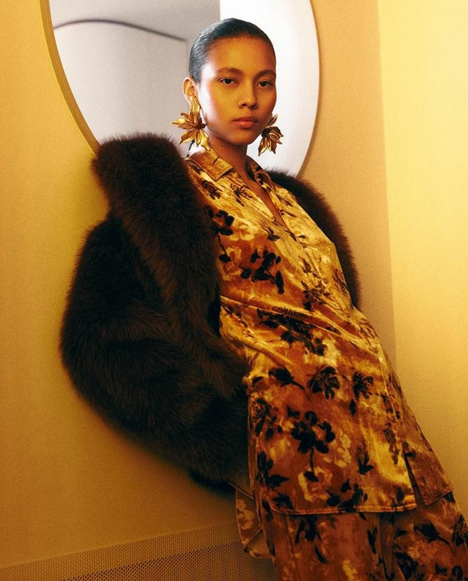 Blusa de terciopelo de Sfera.