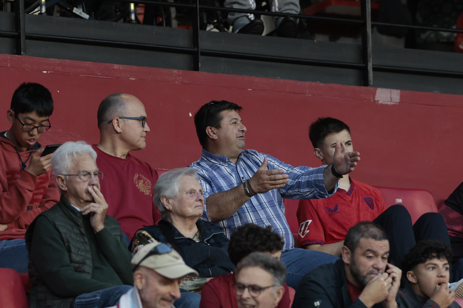 Búscate en las fotos del Sevilla fc - Las Palmas