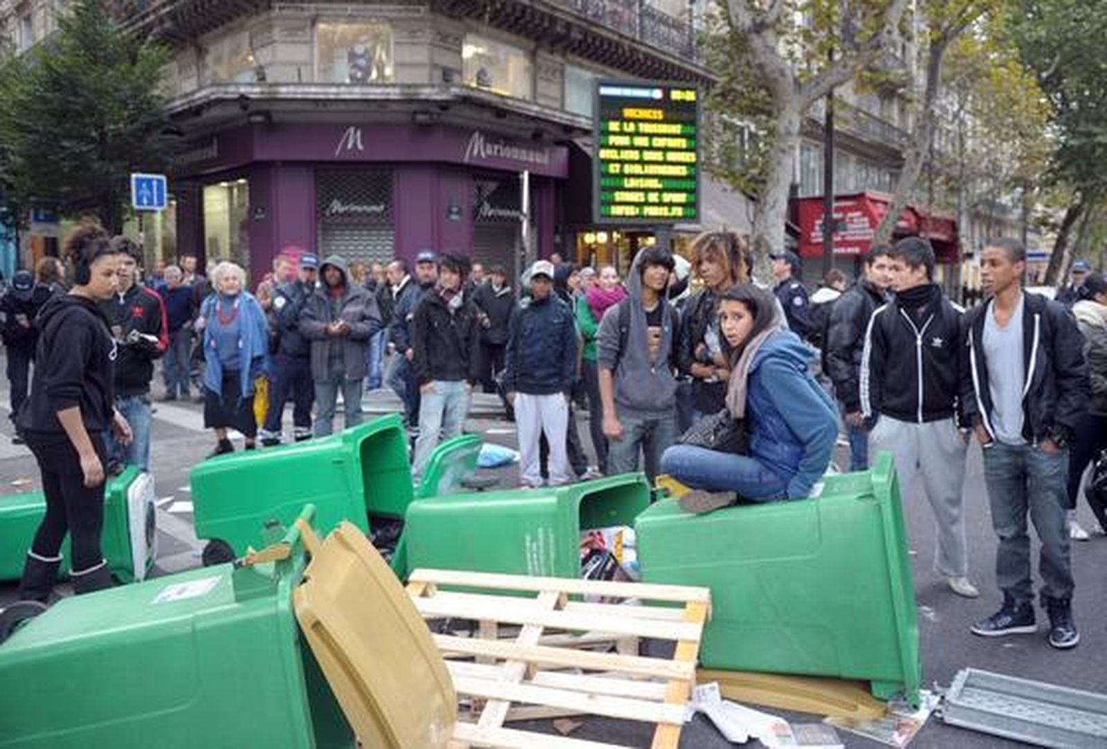 Los franceses se echan a la calle para que Sarkozy no eleve la edad de jubilación.

Foto: AFP