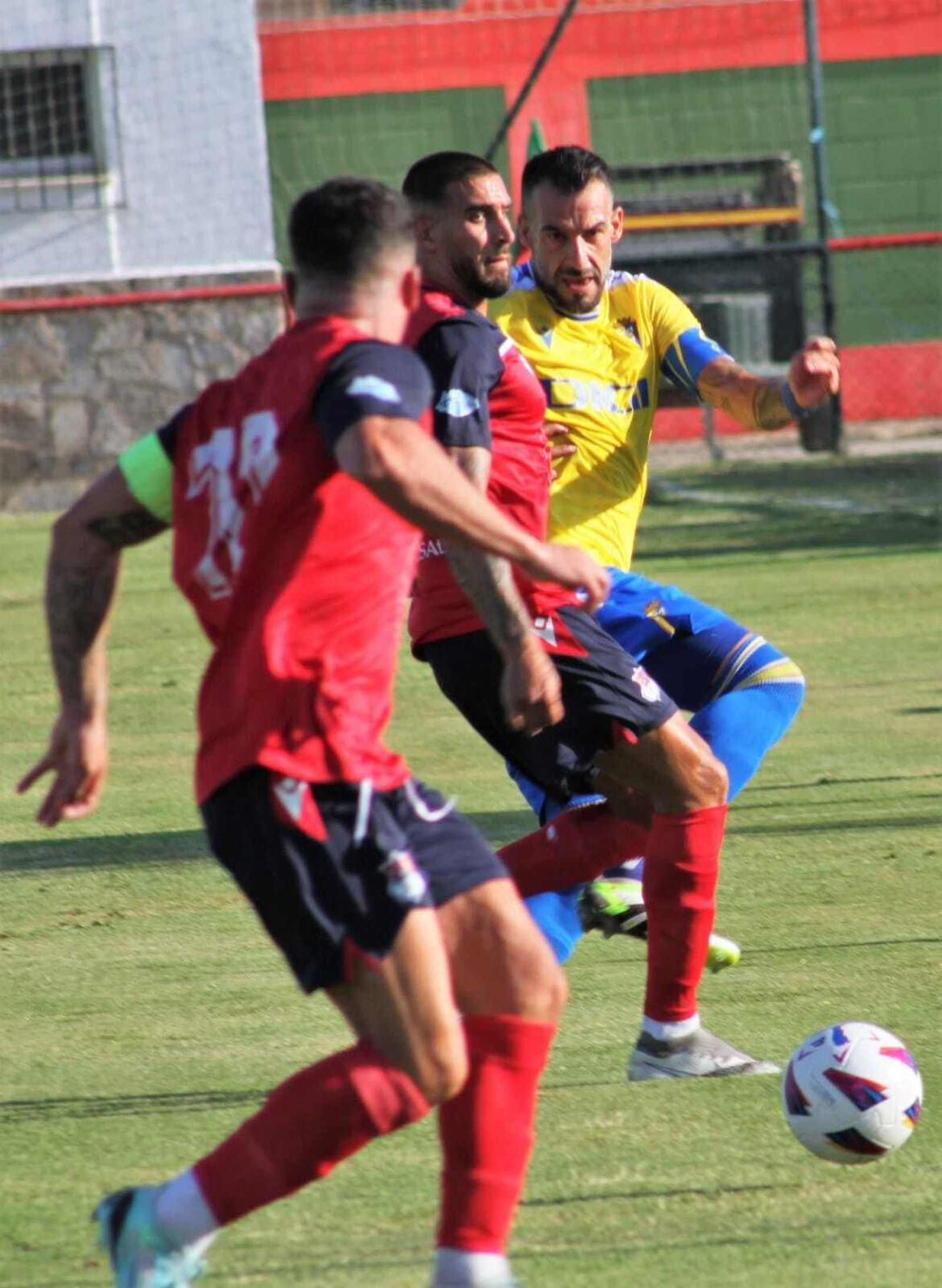 Barbate-Cádiz CF: Todas las imágenes del partido