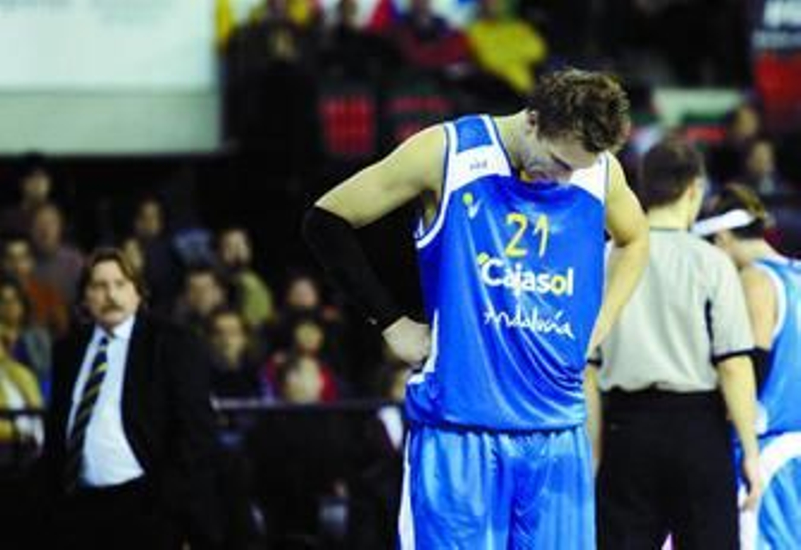 Ignerski mira desesperado al suelo en el encuentro europeo ante el ASK Riga.