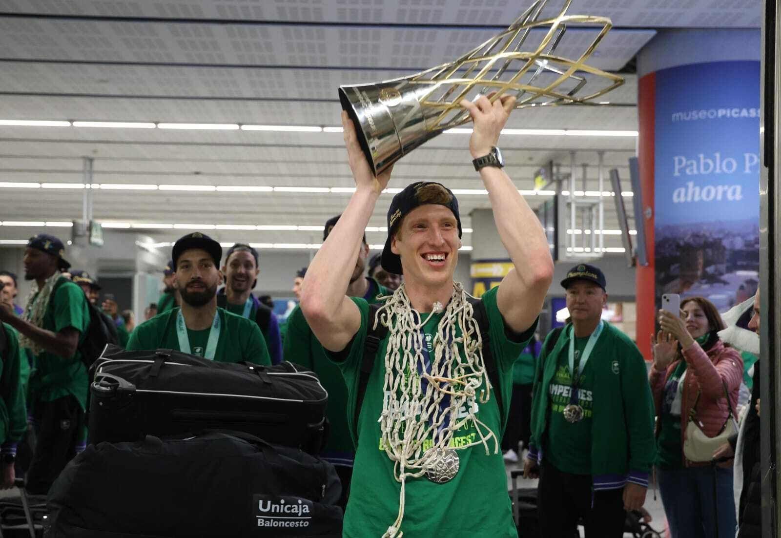 La llegada de los héroes de Belgrado, en imágenes