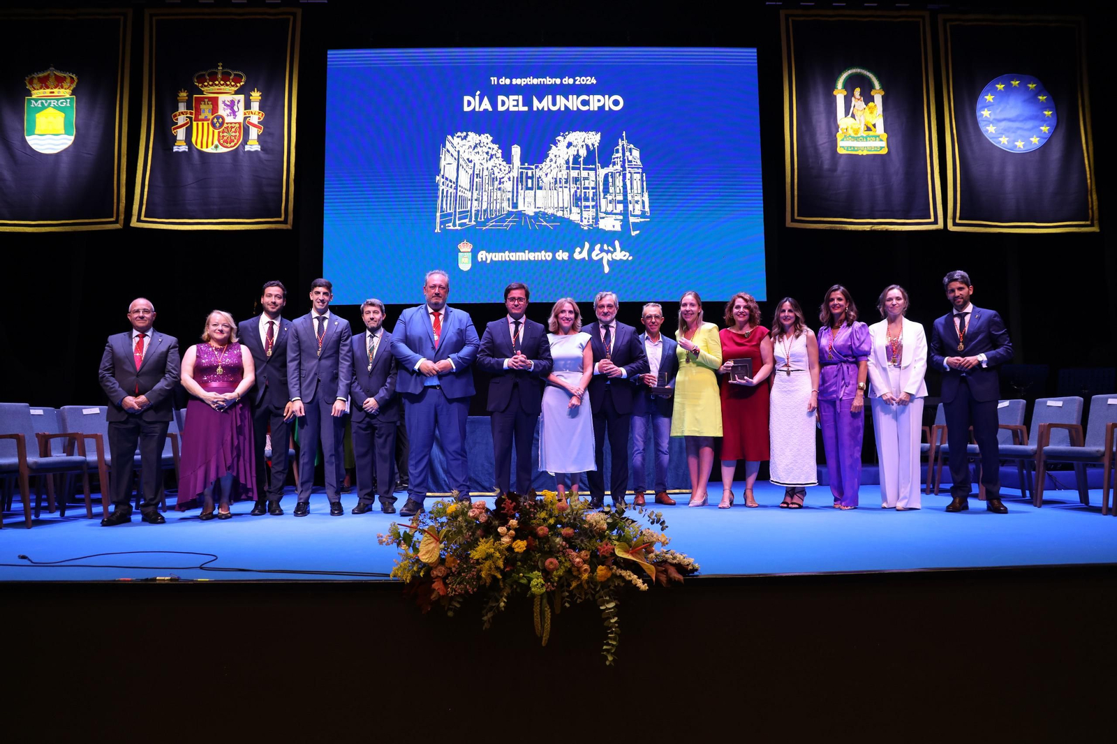 El Teatro Auditorio de El Ejido ha acogido los actos conmemorativos por el Día del Municipio.