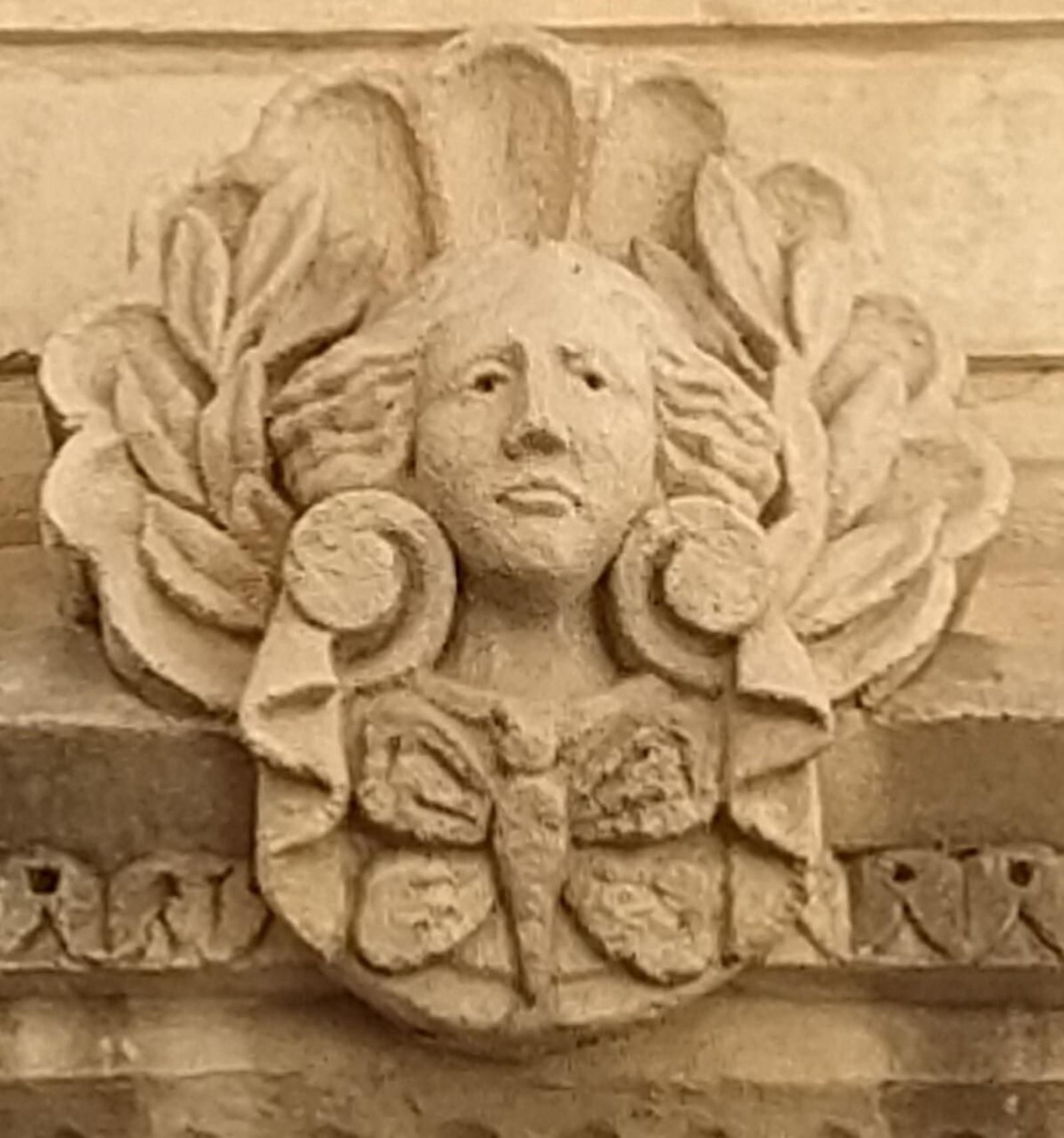 Mariposas en la Puerta de Purchena. Vuelos masónicos sobre Almería