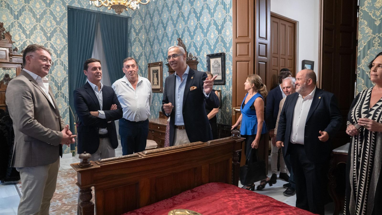 Recorrido por el espacio museistico dedicado a Salmerón Pellón.