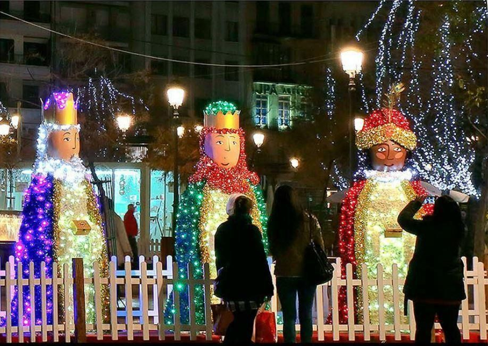 Así son las luces de Navidad en Granada calle a calle