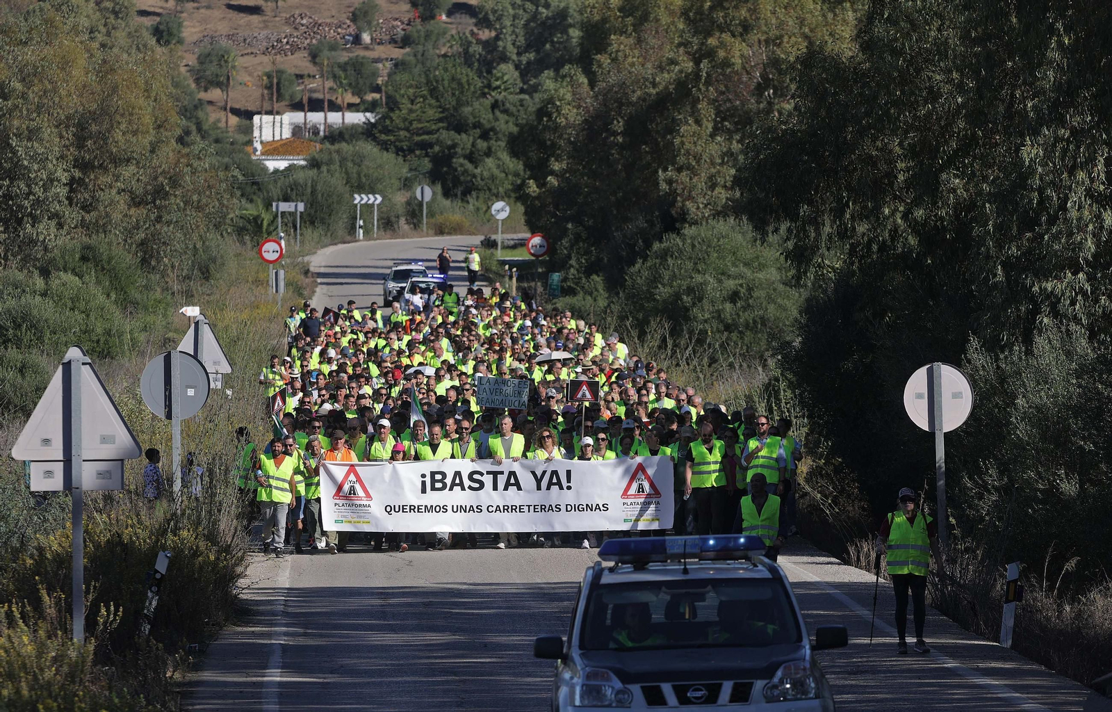Fotos de la manifestación por el arreglo integral de la carretera A-405 de Jimena
