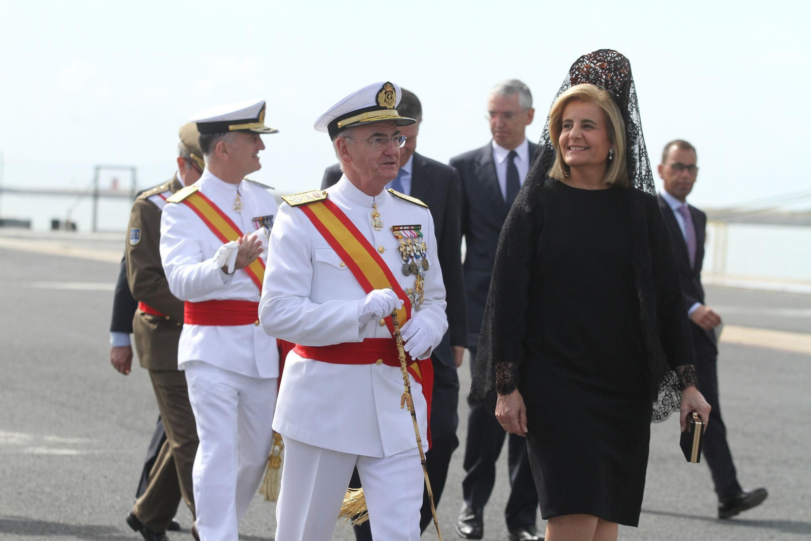 Entrega de la bandera de combate a la fragata Cristobal Colón