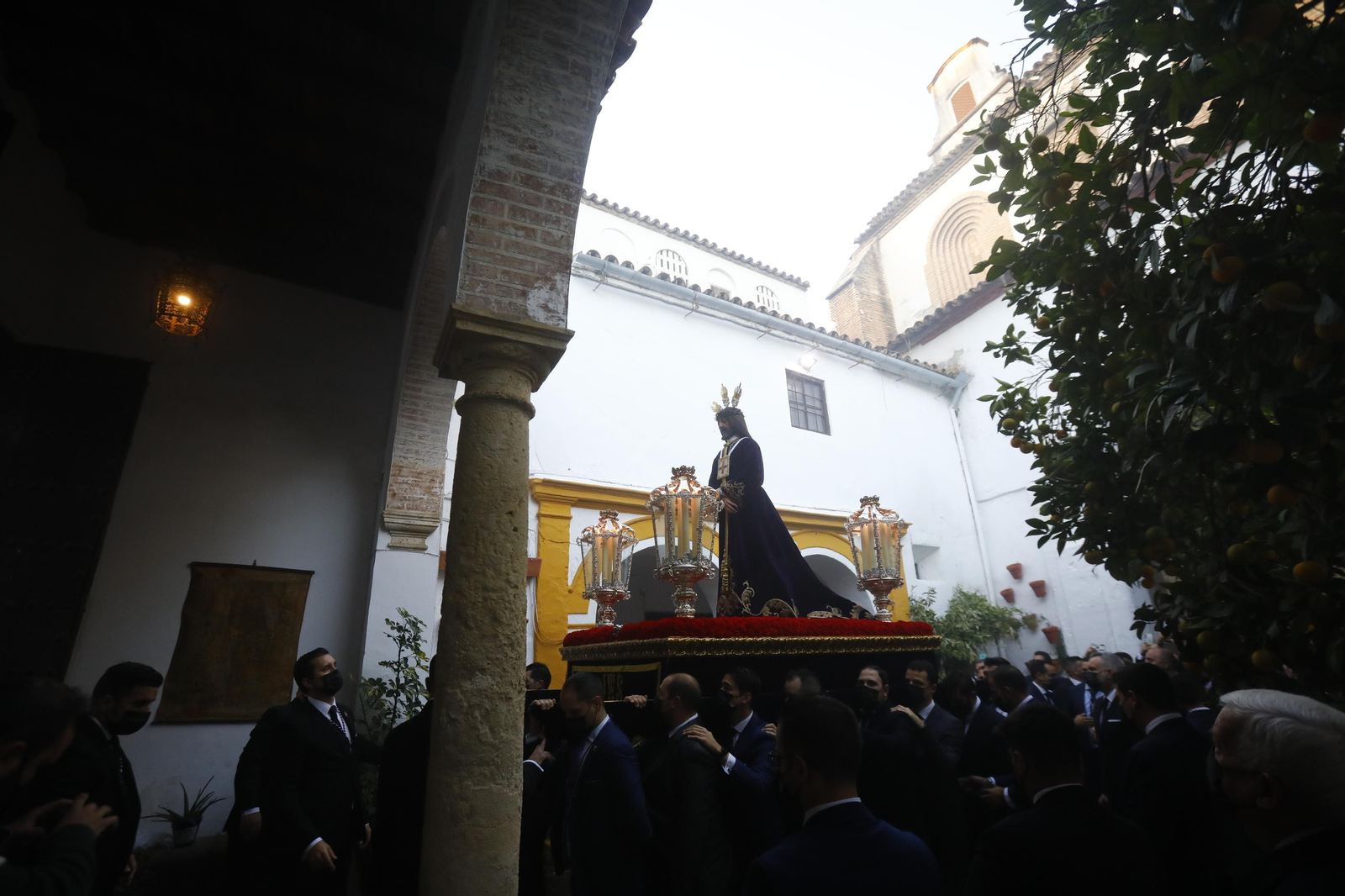El traslado de Nuestro Padre Jesús Nazareno Rescatado, en imágenes